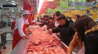 Rợn người quy trình làm giả thịt bò từ thịt lợn