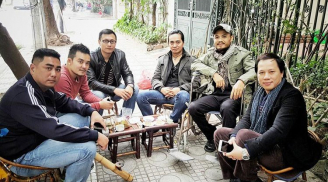 Nhạc sĩ Trần Lập ngồi xe lăn đón sinh nhật cùng bạn bè