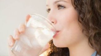 Vì sao các chuyên gia sức khỏe khuyên bạn nên uống nước lạnh?