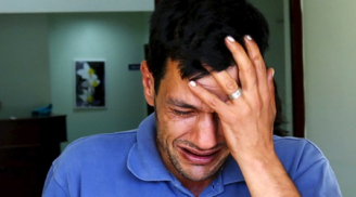 Cha cậu bé tị nạn Syria bật khóc vì con bị Charlie Hebdo biếm họa