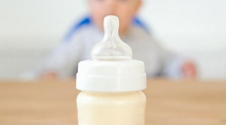 Cảnh báo: Sai lầm trong pha sữa các bà mẹ vô tình hại chết con