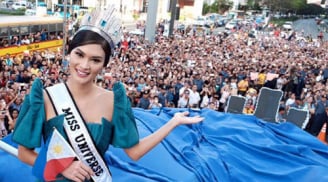 Điều kì lạ trong lễ diễu hành chào đón Tân Hoa hậu Hoàn vũ