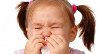 Bắt trẻ xì mũi có thể khiến trẻ gặp nguy hiểm