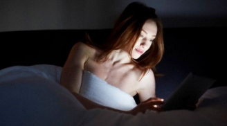 Hãy 'ném smartphone' trước khi đi ngủ nếu không bạn sẽ hối hận