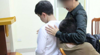 Hai bé trai mất tích sau khi bị mẹ phạt đứng ngoài hành lang