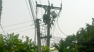Một công nhân bị điện giật dính trên cột dù đã cắt điện khu vực