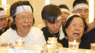 Rớt nước mắt với những hình ảnh tại tang lễ nhạc sĩ Nguyễn Ánh 9