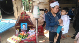 Vụ nổ mìn tự sát ở Đắk Lắk: Đau lòng 2 con thơ dại tiễn cha đi