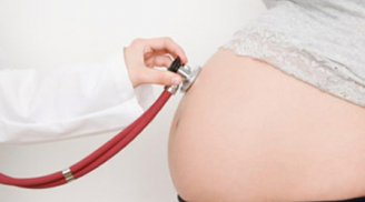 Mang thai 3 tháng đầu bị ra máu có sao không?