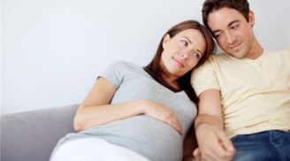 Mang thai tháng thứ 2 có quan hệ được không?