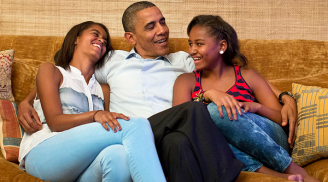 'Bóng hồng' nào khiến Obama phải nghe điện thoại dù hẹn hò vợ?