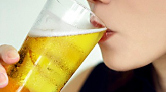 Uống bia theo cách này còn gi.ết hại cơ thể nhanh hơn cả ung thư