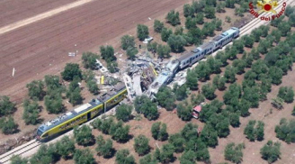 Tai nạn kinh hoàng: 2 đoàn tàu hỏa đâm nhau, 10 người thiệt mạng