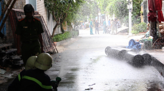 Sài Gòn: Bình gas công nghiệp bốc cháy dữ dội trong quán cơm