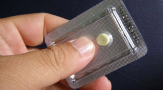 Sốc: 'Yêu râu xanh' mua thuốc tránh thai cho nạn nhân