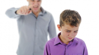 4 cách ứng xử sai lầm của cha mẹ khi con thất bại