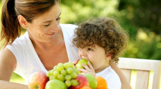 7 tuyệt chiêu khiến bé chịu ăn rau ngon lành