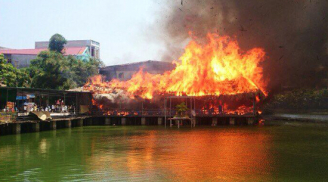 Cháy lớn kinh hoàng ở 2 nhà hàng tiền tỷ