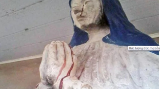Bức tượng Đức mẹ đồng trinh bỗng nhiên khóc ra máu
