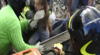 Kỳ diệu: Bé gái sống sót sau 17 tiếng bị vùi dưới lòng đất