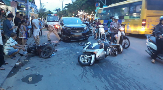 Xe 'điên' tông hàng loạt xe máy ở Sài Gòn khiến nhiều người bị thương trong đó có trẻ em