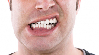 Chứng nghiến răng khi ngủ có nguy hiểm không?