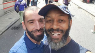  Cặp đôi nam bị yêu cầu khỏi xe buýt vì là người đồng tính