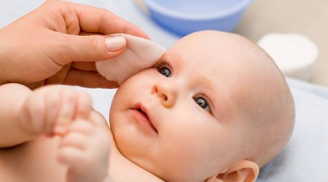 Hướng dẫn cách chăm sóc đôi mắt cho trẻ sơ sinh