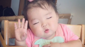Cô bé 'vừa ngủ, vừa ăn' khiến nhiều người 'thèm con gái'