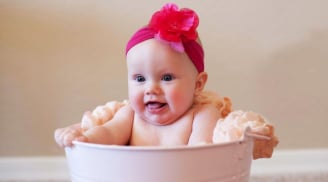 Các mẹ bàng hoàng khi bé gái bị bệnh dính âm hộ