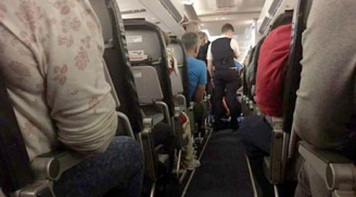 Hành khách ngồi cùng thi thể suốt 3 giờ trên chuyến bay