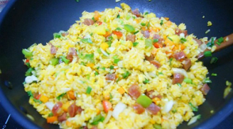 Cách làm cơm chiên ngon tặng nàng nhân ngày 20/10