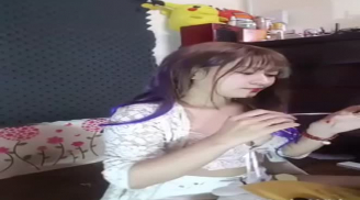 Điểm tin mới 31/10: Mặc nội y, 'khoe ngực khủng' cô gái vừa trang điểm vừa hát rap cực hay