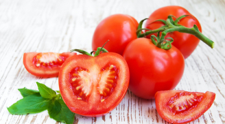 Lợi ích bất ngờ khi bạn chà cà chua lên mặt 3 phút mỗi ngày