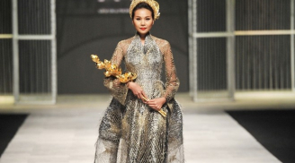 Siêu mẫu Thanh Hằng mang 50 lượng vàng ròng lên sân khấu thời trang