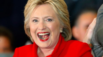 Bầu cử Tổng thống Mỹ: Bà Hillary Clinton nói gì sau khi công khai bỏ phiếu cho chính mình?
