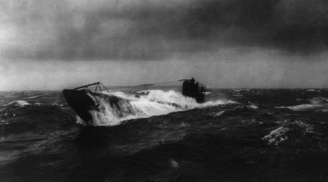 Bí ẩn quái vật hồ Loch Ness từng tấn công tàu Đức?