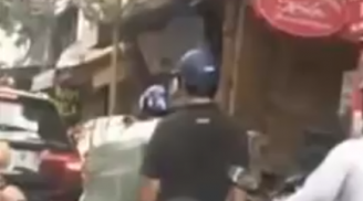 Clip: Kẻ trộm ngang nhiên móc túi người đi đường trên phố Hà Nội