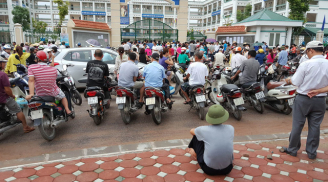 Phẫn nộ giáo viên dùng băng dính bịt miệng học sinh tiểu học tại Hà Nội