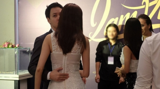 Ảnh hiếm: Hoa hậu Đặng Thu Thảo được bạn trai đại gia hôn ở hậu trường