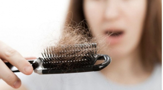 Rụng tóc nhiều là dấu hiệu của bệnh ung thư?