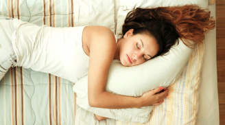 Đại đa số người Việt đang mắc thói quen này khi ngủ làm giảm đi 15 năm tuổi thọ