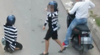 CLIP SỐC: Cô gái xuống xe, quỳ gối xin lỗi giữa đường Hà Nội mới được bạn trai đèo về