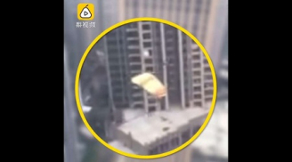 Người đàn ông nhảy từ nóc tòa nhà cao 41 tầng xuống đất gây 'bão' cộng đồng mạng
