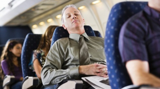 Vì sao phải dựng thẳng ghế khi máy bay cất và hạ cánh?