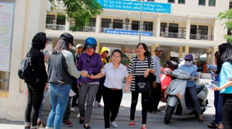 Thi THPT Quốc gia 2017: Dù khuyết tật vẫn gắng làm phóng viên