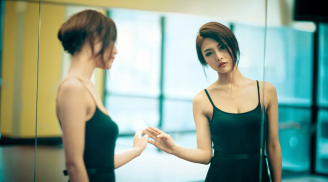 Đàn bà, vì sao hãy thật sự dành cho mình ít nhất 5 phút mỗi ngày để... soi gương