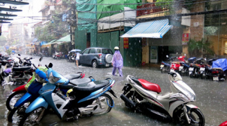 Phải làm gì khi xe tay ga chết máy do ngập nước vào mùa mưa?