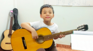 Trẻ nhỏ mấy tuổi thì bắt đầu cho đi học đàn guitar?