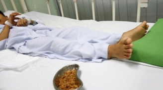 Bé trai 11 tuổi bị 70g hạt sơ-ri nảy mầm trong cơ thể
